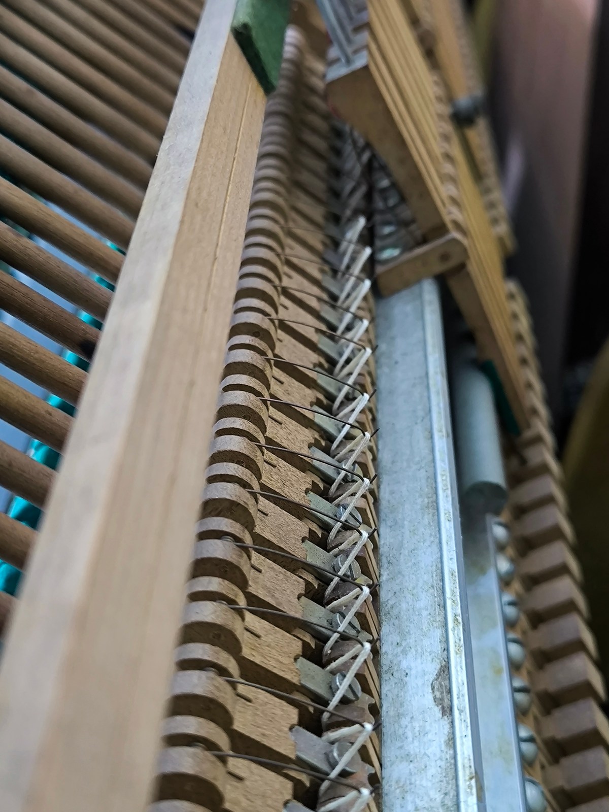 Thay dây cord cho đàn Upright Piano – Tăng độ nhạy phím | Dịch vụ tại nhà |&nbsp;HiepPiano